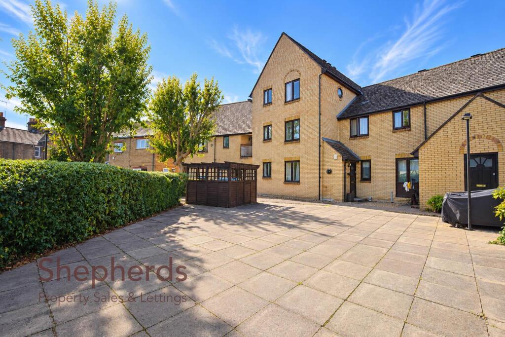 Main image of property: Turners Hill, Cheshunt
