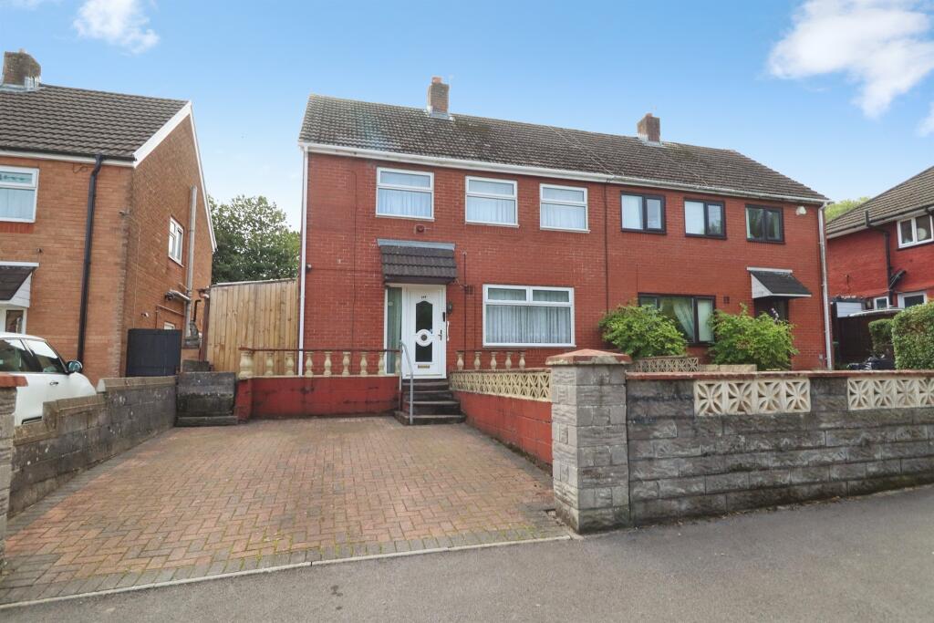 Main image of property: Heol Carnau, Cardiff