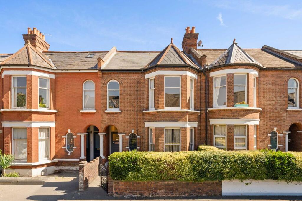 Main image of property: Glenfield Road, Balham