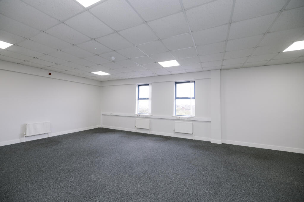 800 sqft office
