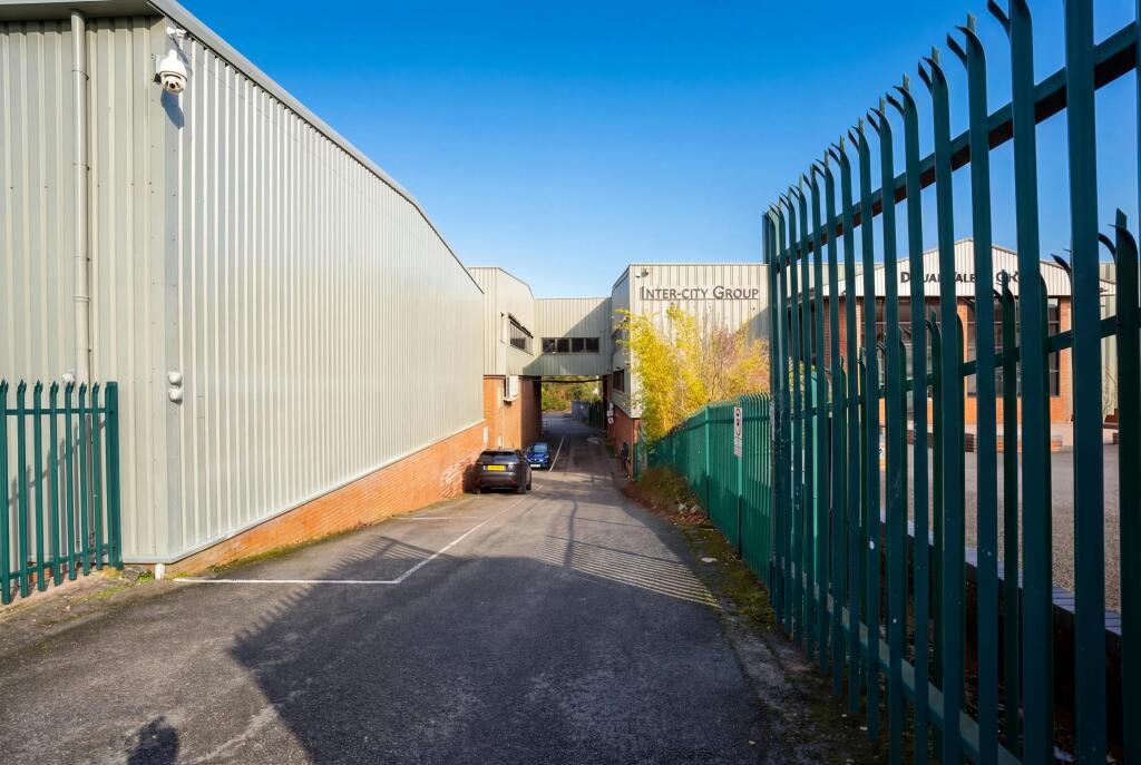 hf_20260224_183608_91ec0e86-15f1-4081-9c75-9e931421c8c6.jpeg