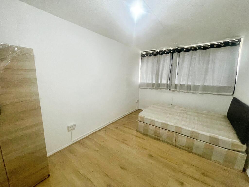 Main image of property: Comyns Close, London, E16