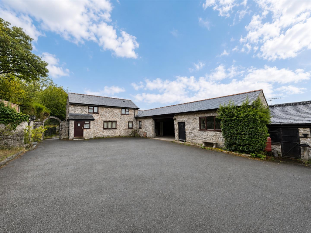 Main image of property: Cefn Bychan Road, Pantymwyn, Mold