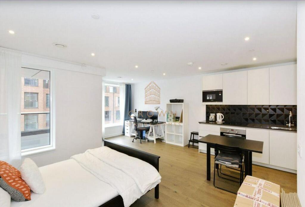 Main image of property: Hurlocks Heights, Elephant & Castle