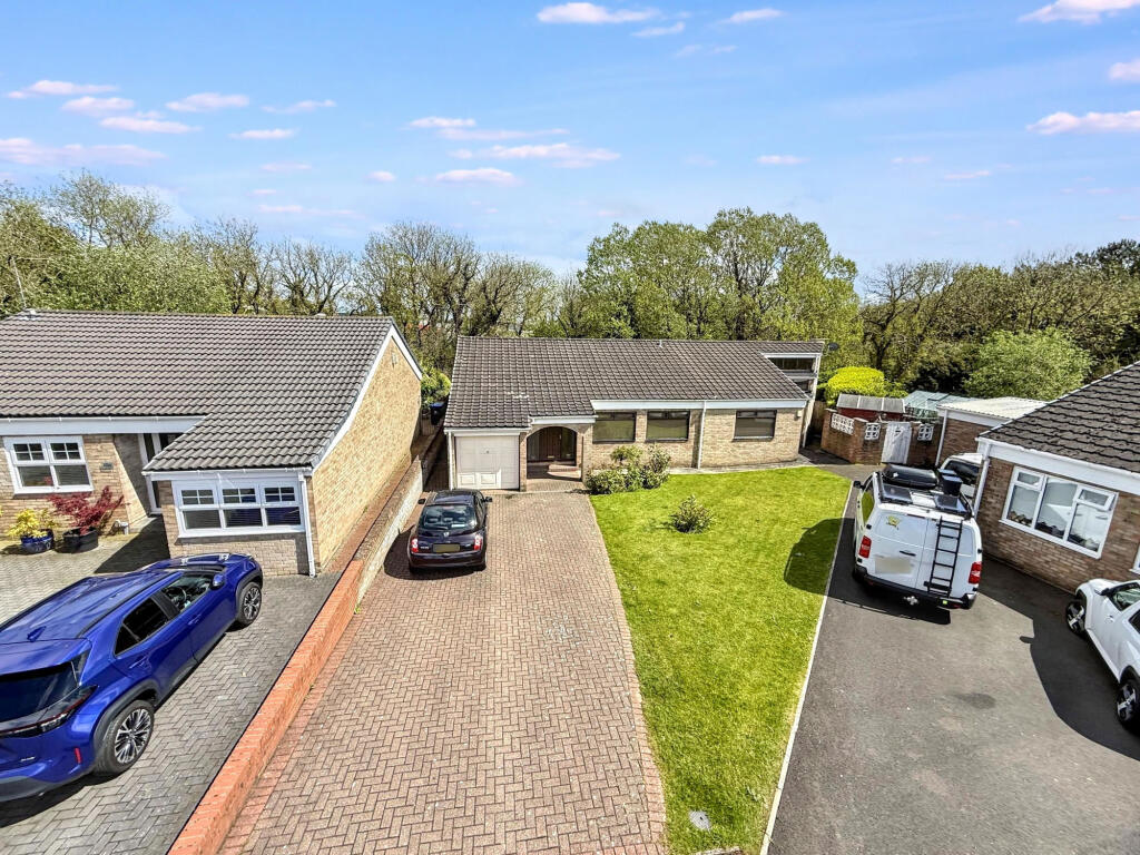 Main image of property: Spire Hollin, Peterlee, Durham, SR8 1DA