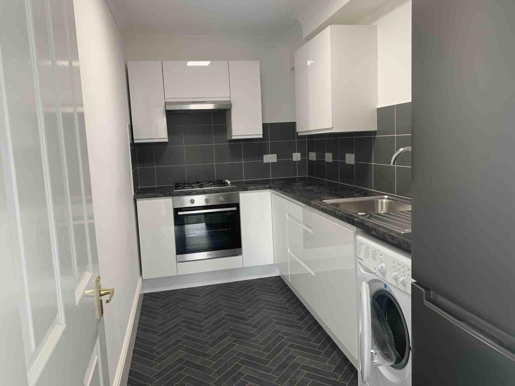 Main image of property: WINDSOR - ST LEONARDS ROAD - UNFURNISHED