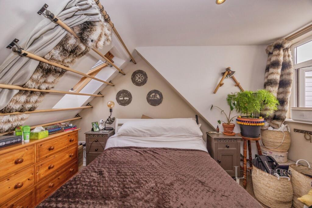Main image of property: London Road, North End, Portsmouth, PO2