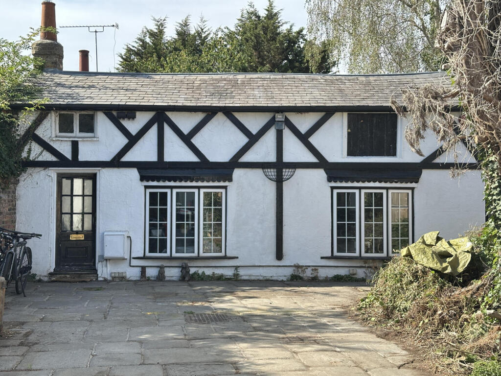 Main image of property: Flamstead End Road, Cheshunt, EN8