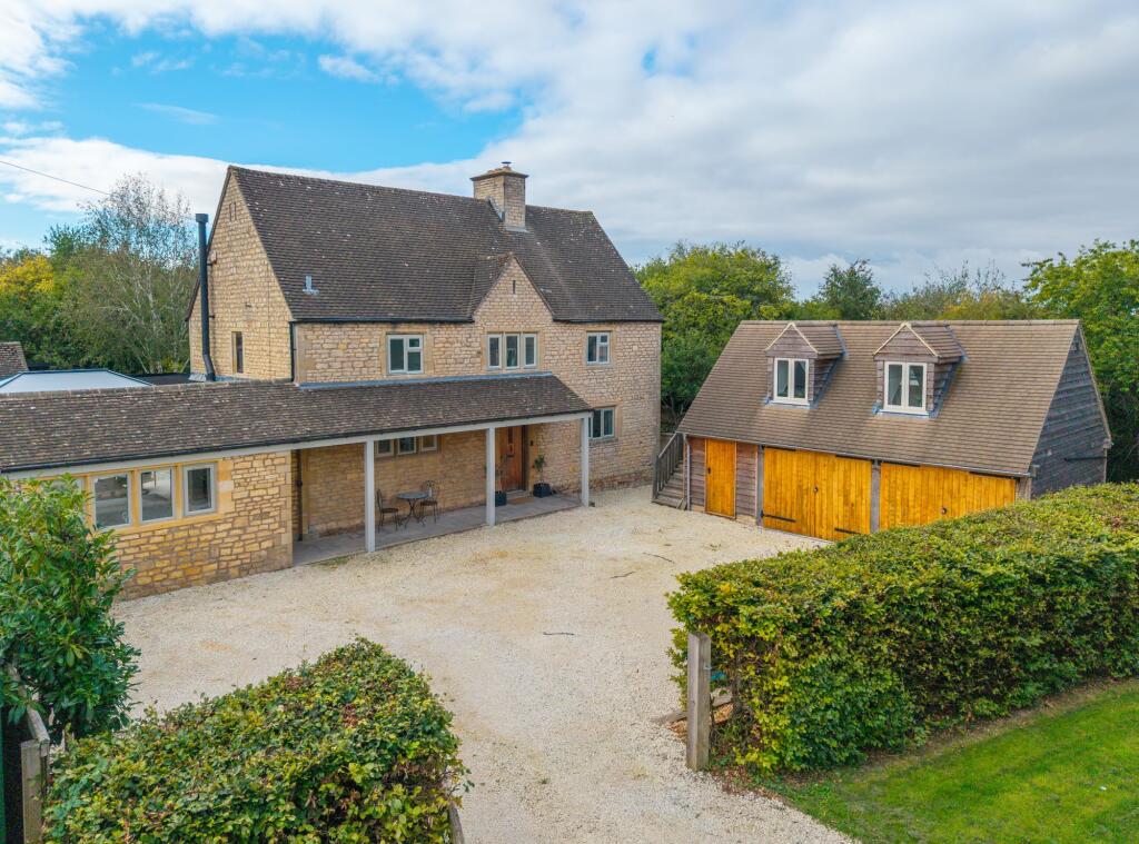 Main image of property: Murcot Turn, Broadway, WR12