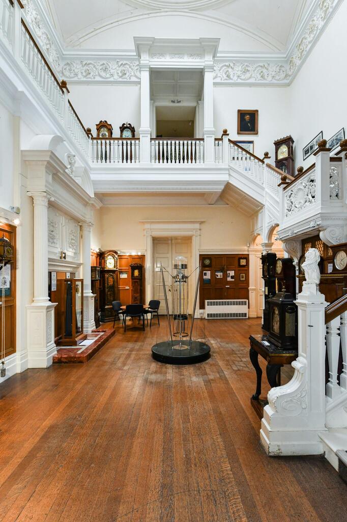 uptonhallint19.jpg