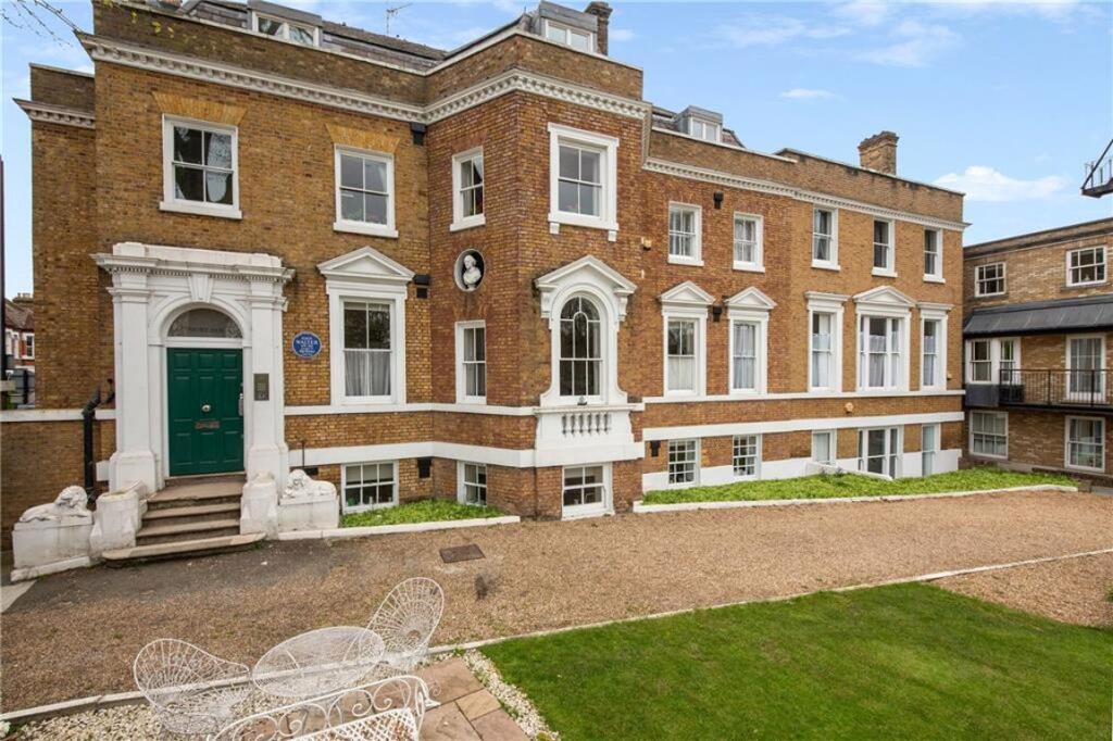 Main image of property: Gilmore House, London