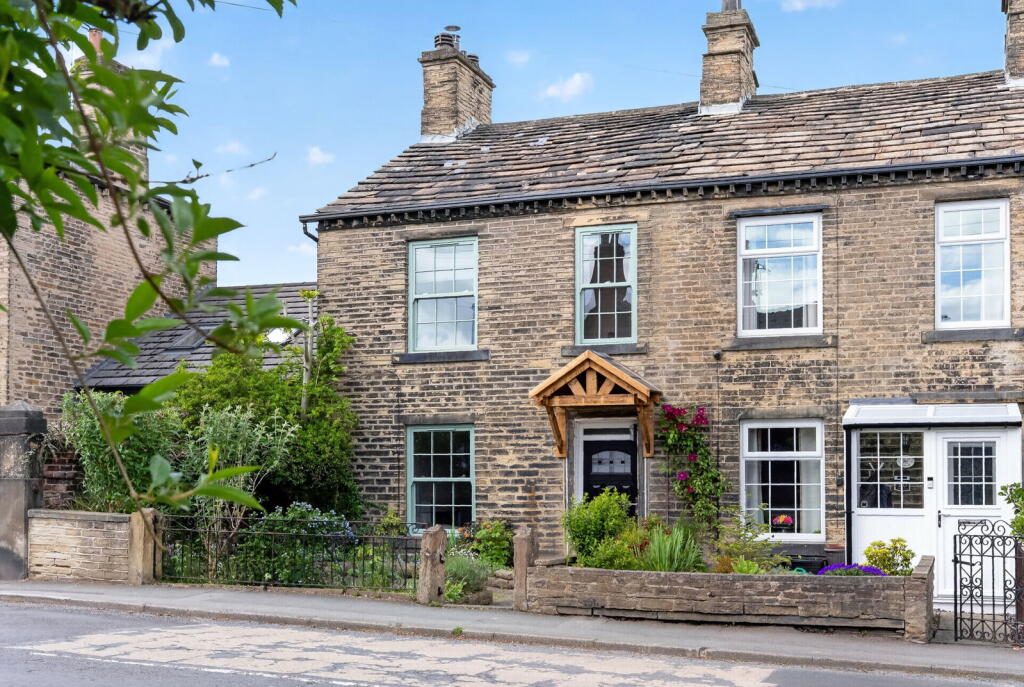 Main image of property: Whitcliffe Road, Cleckheaton, BD19