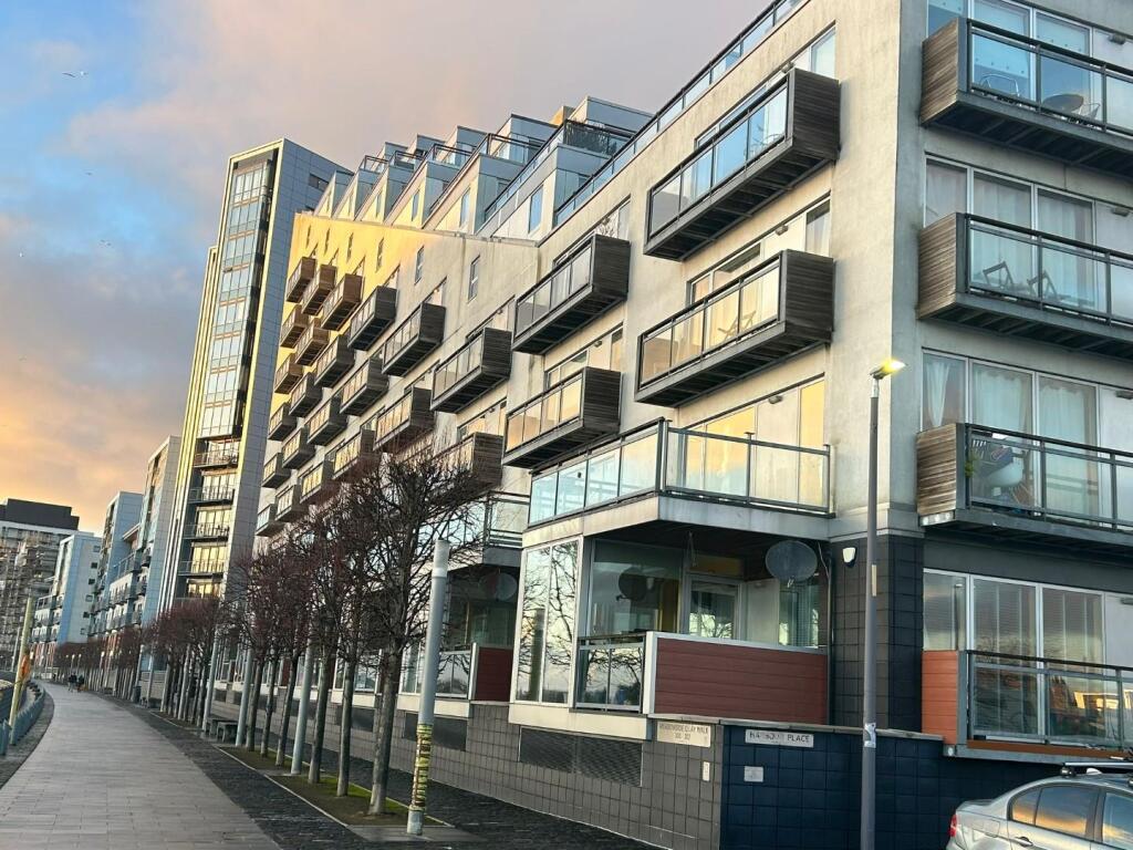 Main image of property: Flat 2/5, 300 Meadowside Quay Walk, G11 6AX