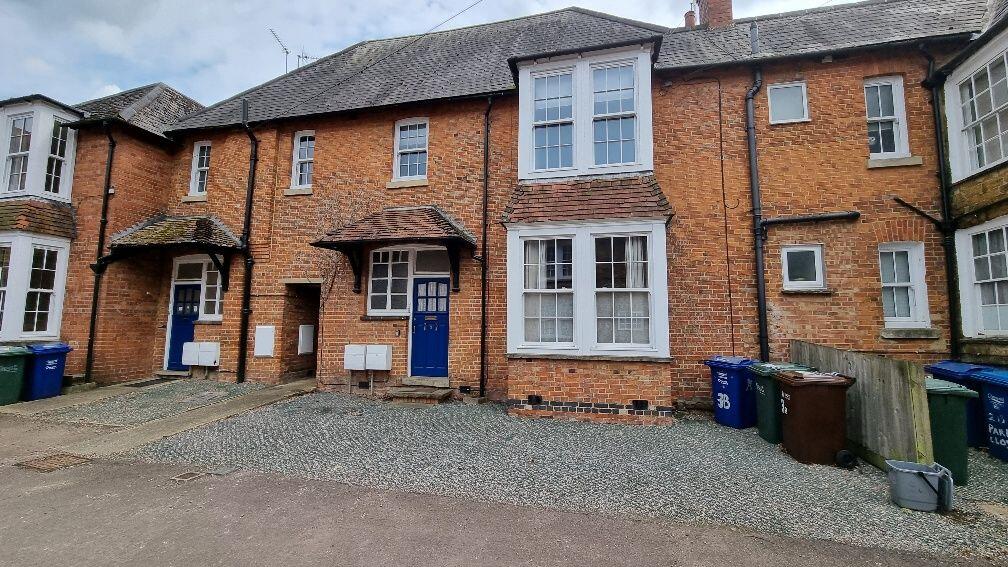 Main image of property: Park Close, Banbury, OX16 0SX