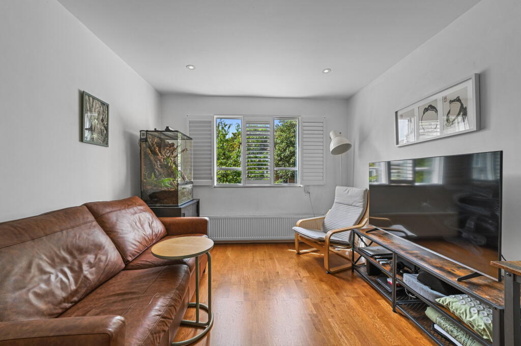 Main image of property: Burton Bank, Yeate Street, London, N1 3EP