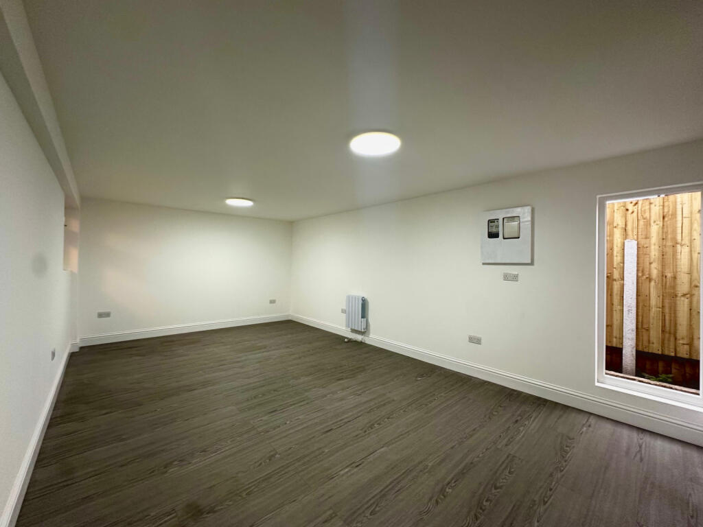 Main image of property: Tamworth Lane, Mitcham, CR4