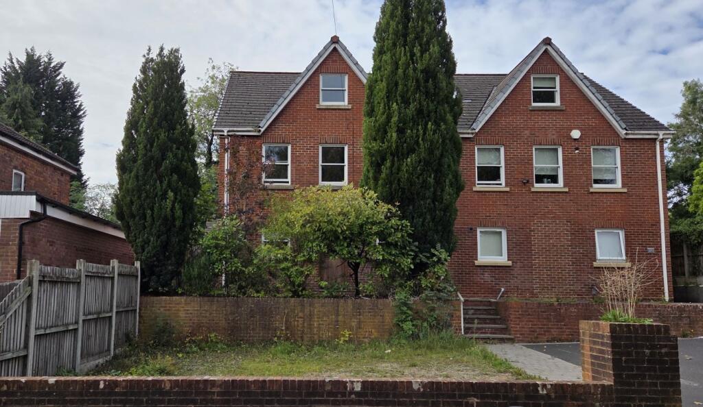 Main image of property: 241 Warwards Lane, Selly Oak, Birmingham, West Midlands, B29 7QR