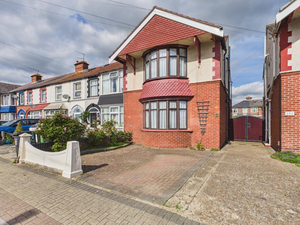 Main image of property: Chatsworth Avenue, Cosham, Portsmouth, PO6