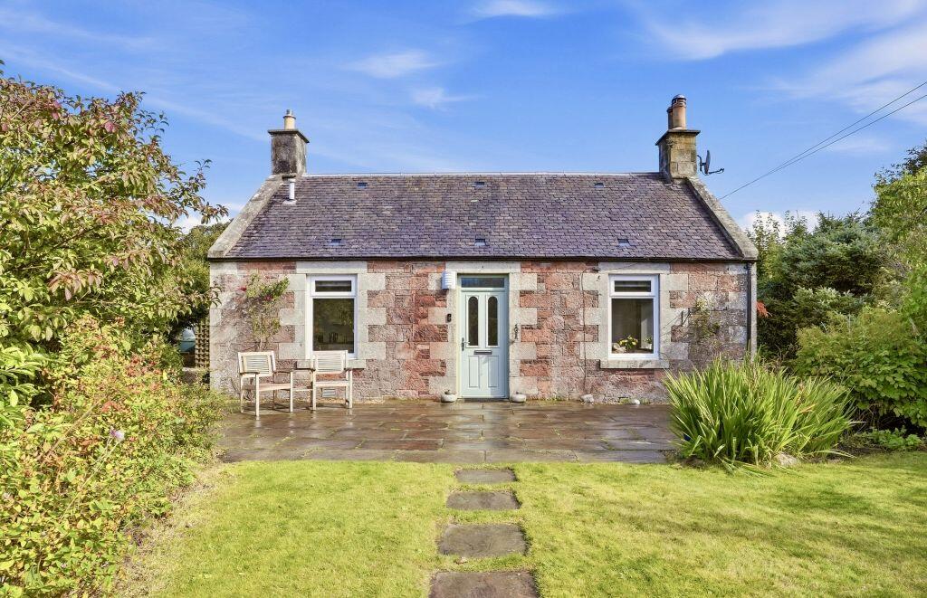 Main image of property: Ivy Cottage, Blyth Farm Road, Blyth Bridge, EH46 7DG