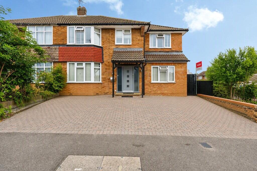 Main image of property: Black Swan Lane, Luton, Bedfordshire, LU3