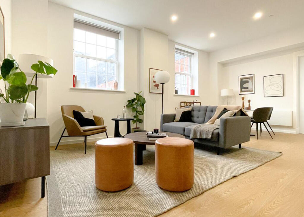 Main image of property: Spot, 124 Deansgate