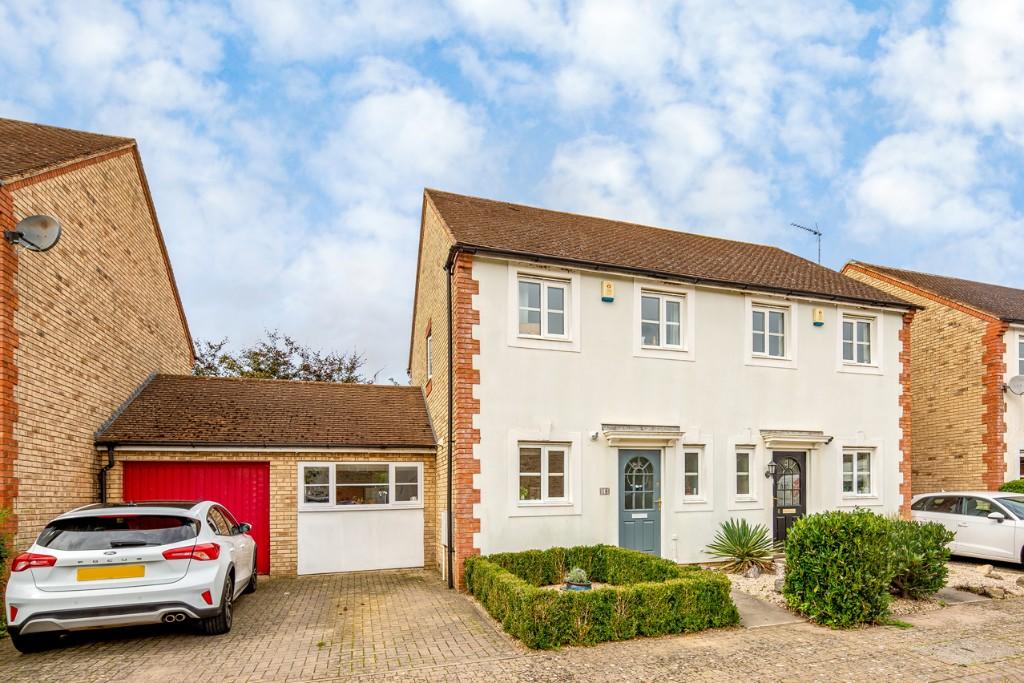 Main image of property: Dunlin Court, Bicester, Oxfordshire, OX26