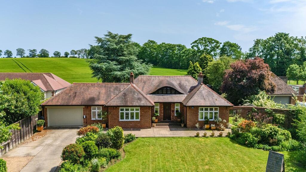 Main image of property: Lincoln Road, Nettleham, LN2