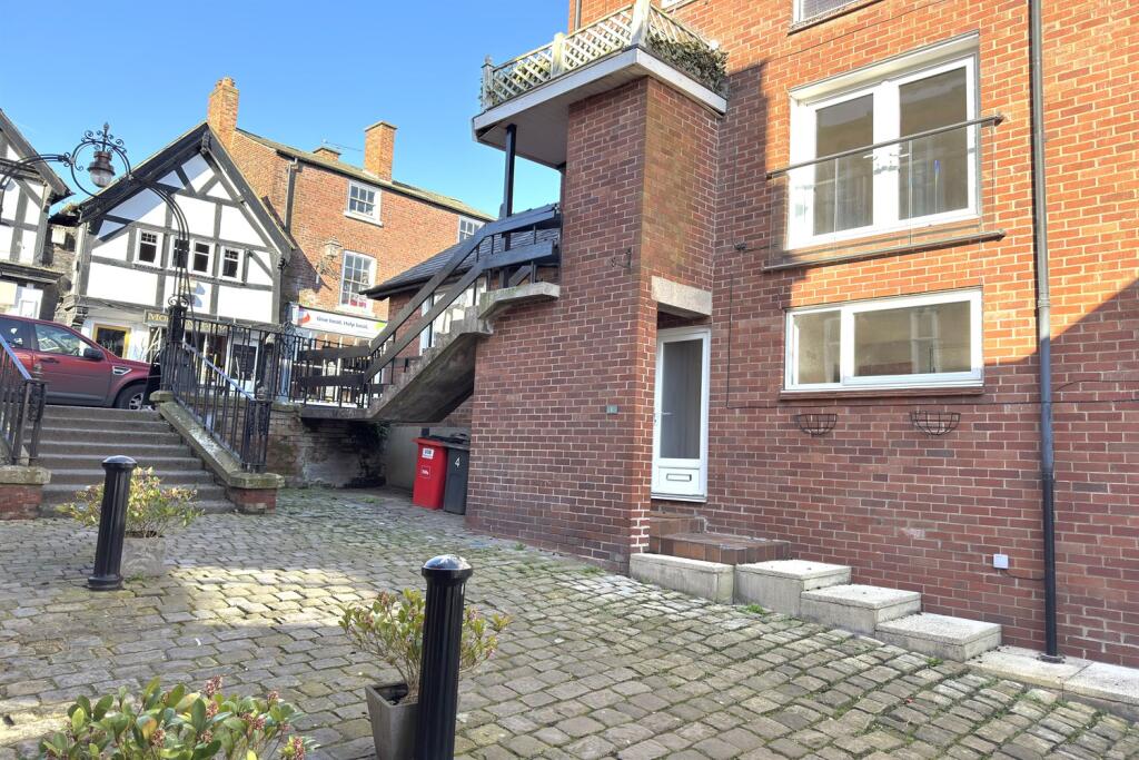 Main image of property: Argyle Court, King Street, WA16