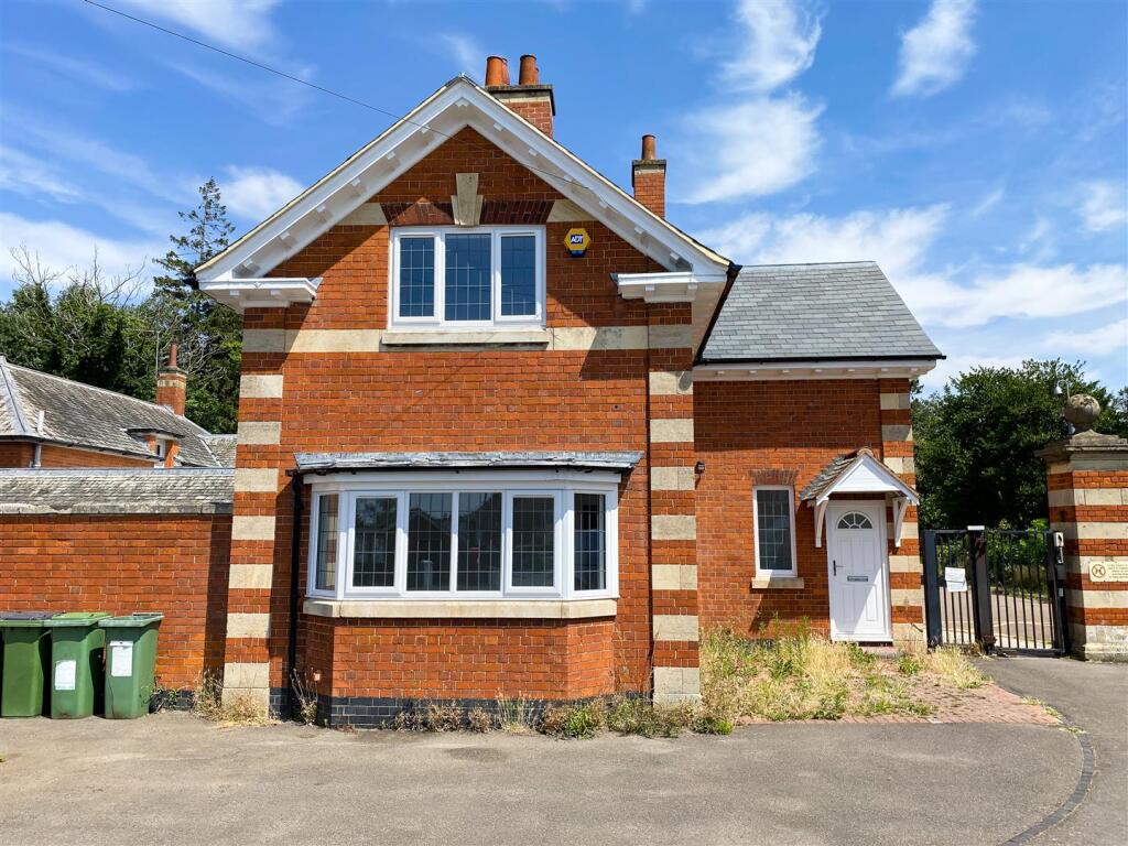 Main image of property: Forest Road, Narborough, Leicester