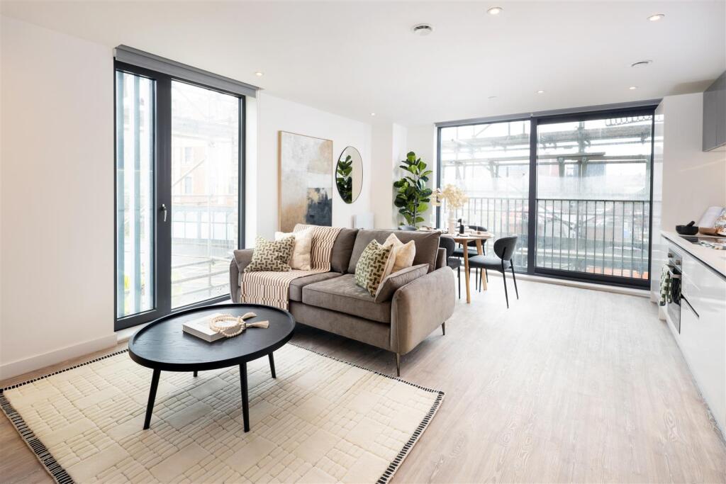Main image of property: Downtown Victoria North, M4