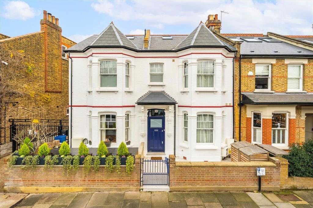 Main image of property: Cleveland Gardens, London