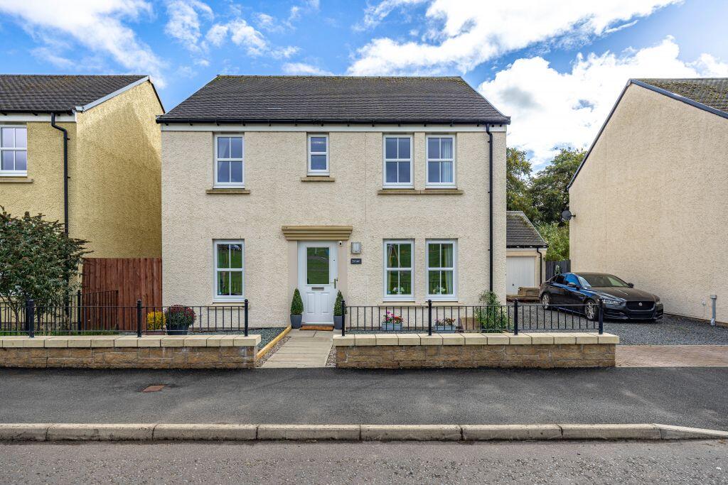 Main image of property: 39 Knoll Park, Galashiels, TD1 2TF