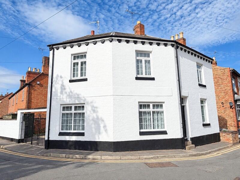 Main image of property: Sanvey Lane, Leicester, Leicestershire. LE2 8NG