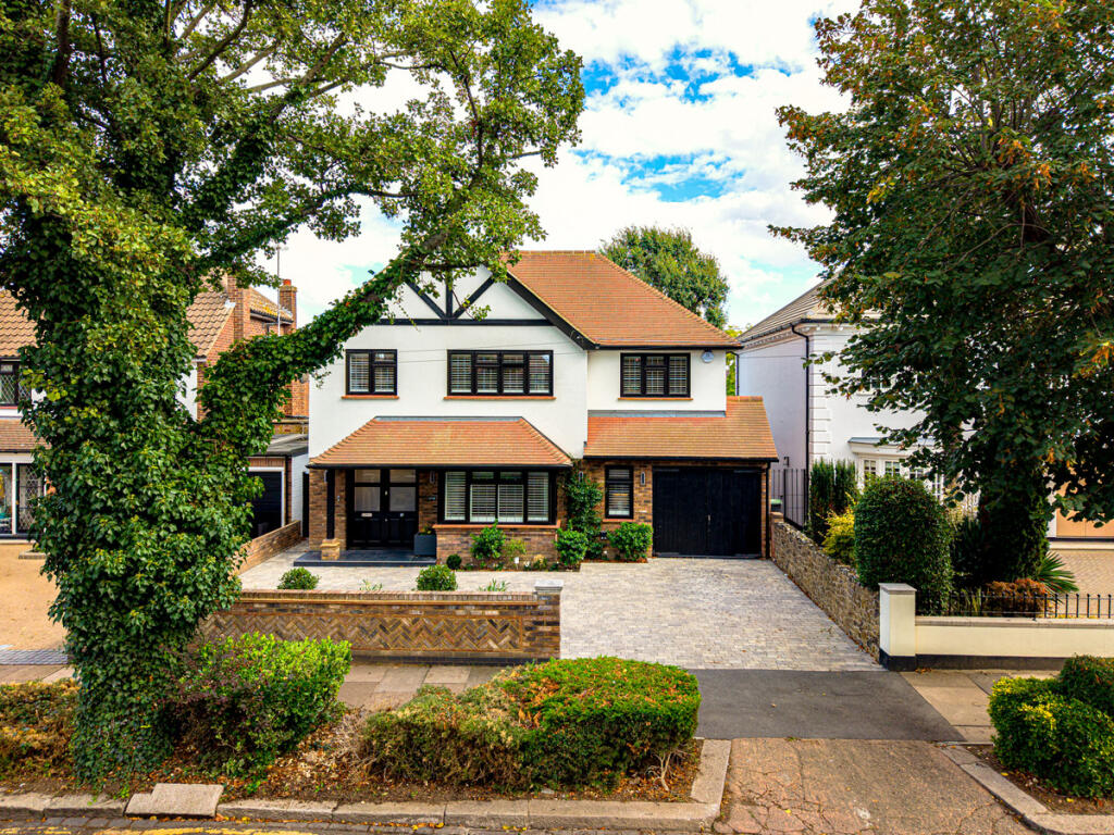 Main image of property: Parkanaur Avenue, Southend-on-sea, SS1