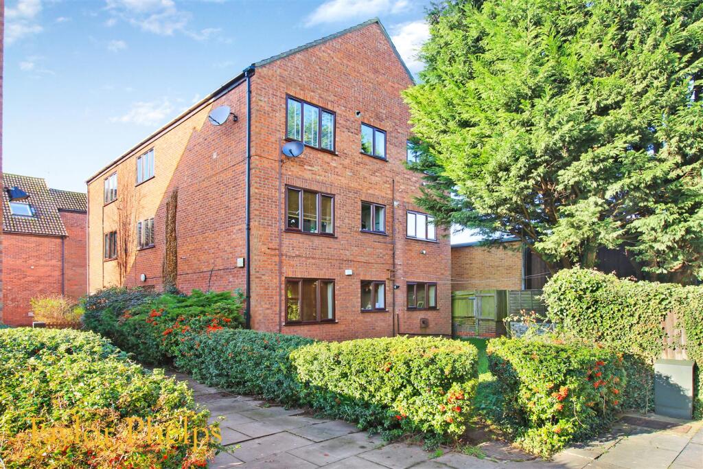 Main image of property: Chilworth Gate, Broxbourne