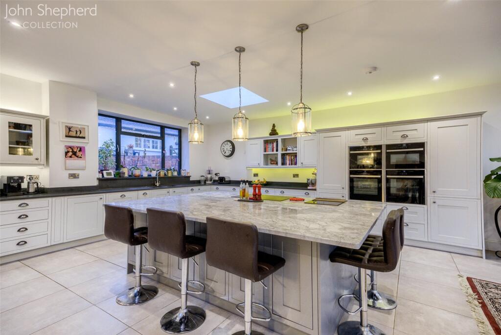Main image of property: Yarningale Lane, Yarningale Common, Warwick, Warwickshire, CV35