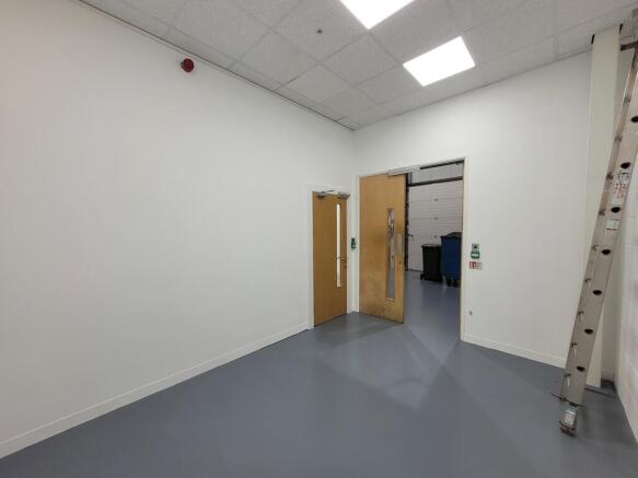 Photo 8