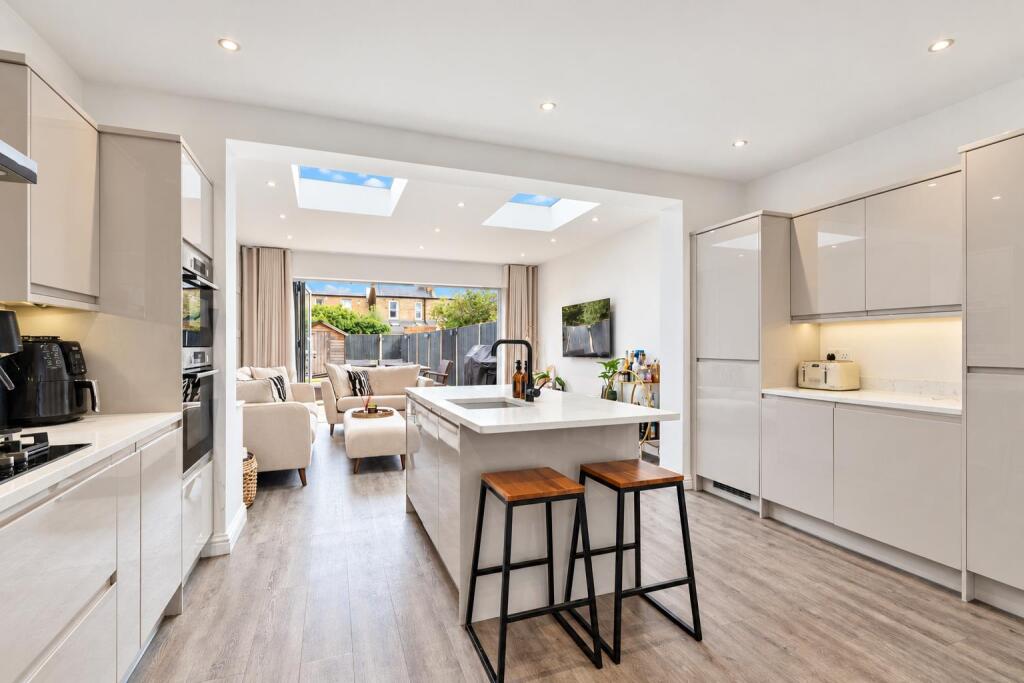 Main image of property: Dorien Road, Raynes Park