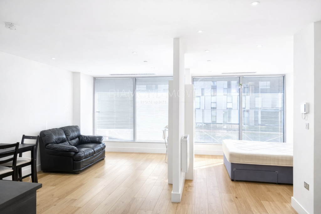 Main image of property: Staines Road, Hounslow, TW3
