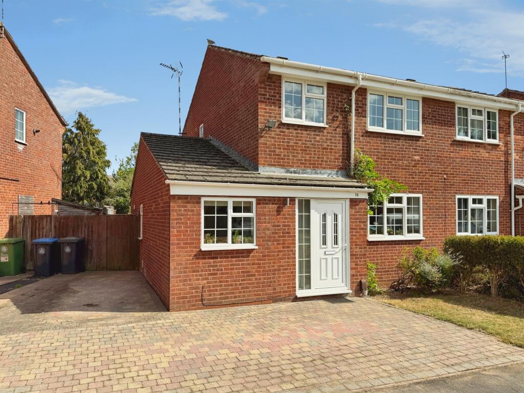 Main image of property: Waterloo Close, Wellesbourne, Warwick