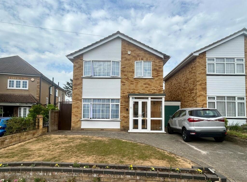 Main image of property: Chipperfield Close, Upminster