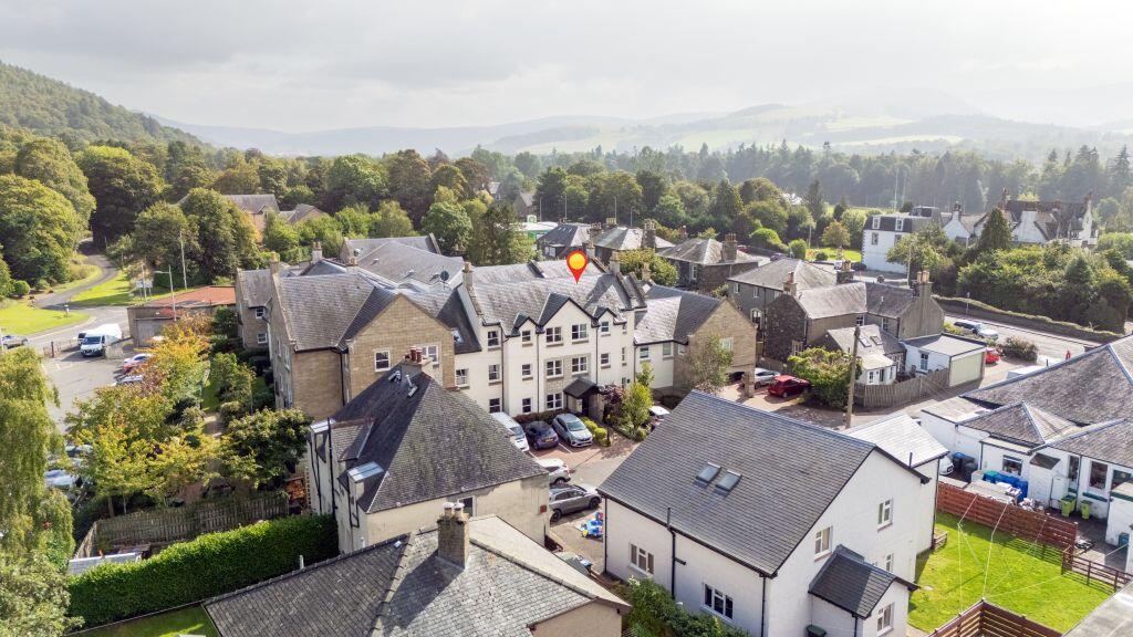 Main image of property: 12 Venlaw View, Innerleithen Road, Peebles, EH45 8FB