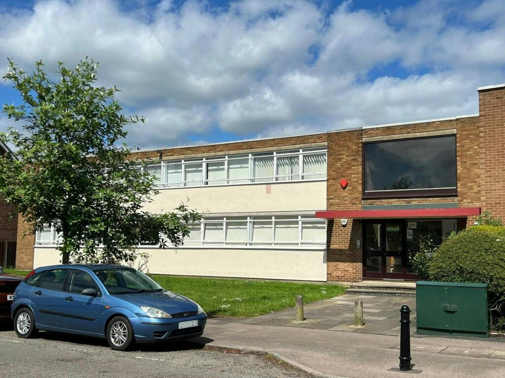 104 High Street London Colney exterior.jpg