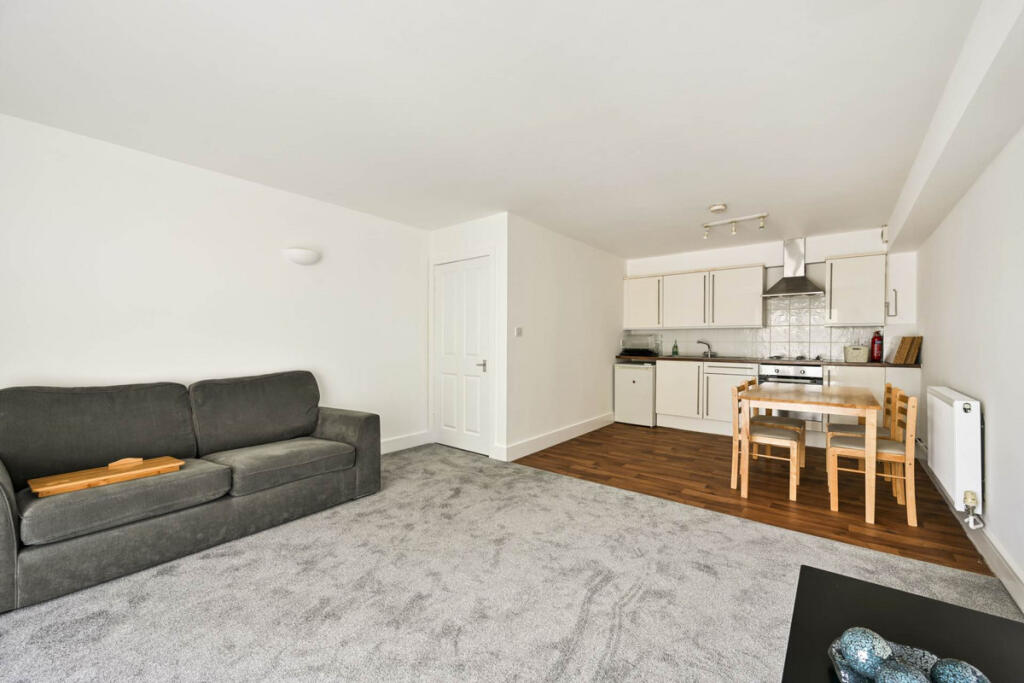 Main image of property: Robinson Road, London, SW17