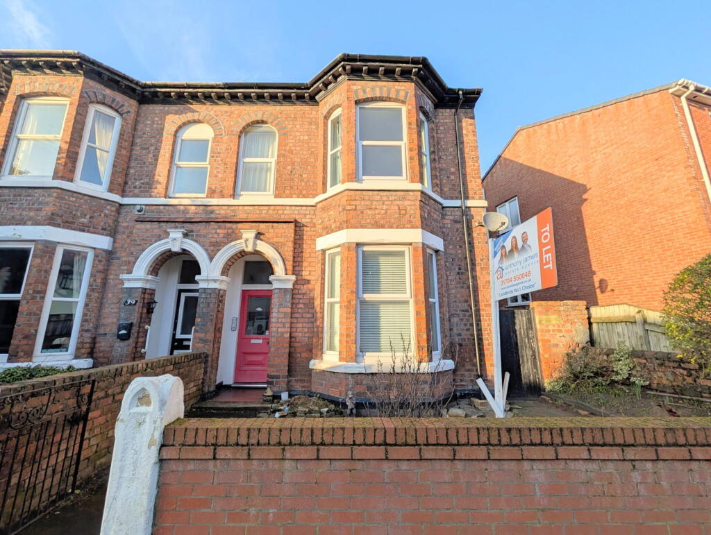Main image of property: To Let - Hawesside Street, Southport, PR9 - One Bed Duplex