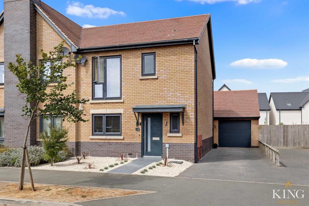 Main image of property: Skylark Avenue, Stratford-upon-avon