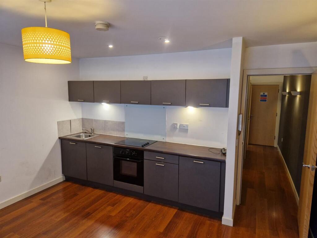 Main image of property: Upper Allen Street, Sheffield