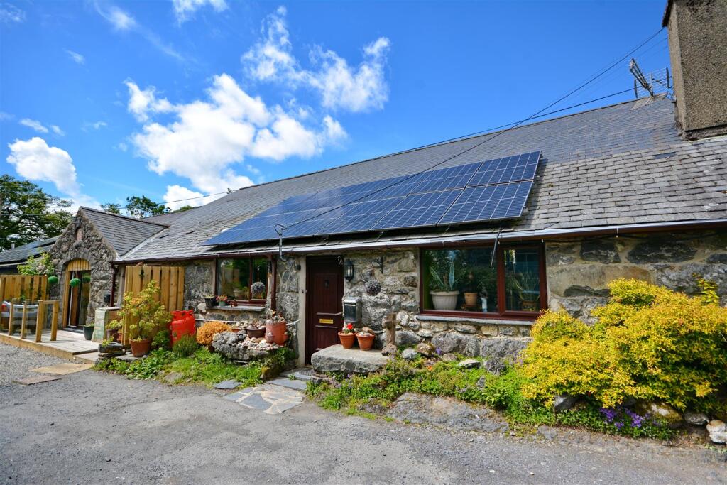 Main image of property: Ymwlch, Criccieth, Gwynedd
