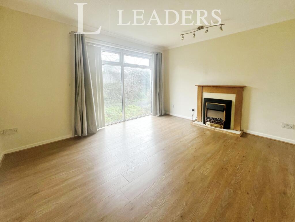 Main image of property: Pennine Road, Bromsgrove, B61