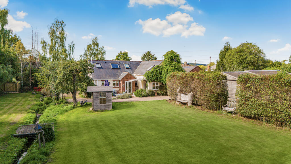 Main image of property: High Street, Woodgreen, Fordingbridge, Hampshire, SP6